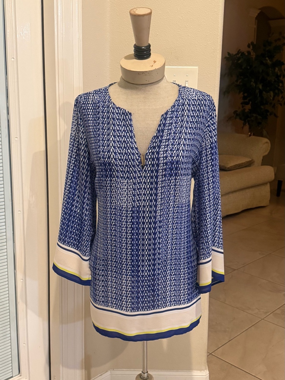 Violet & Claire Blue and White Patterned Split-Neck Tunic